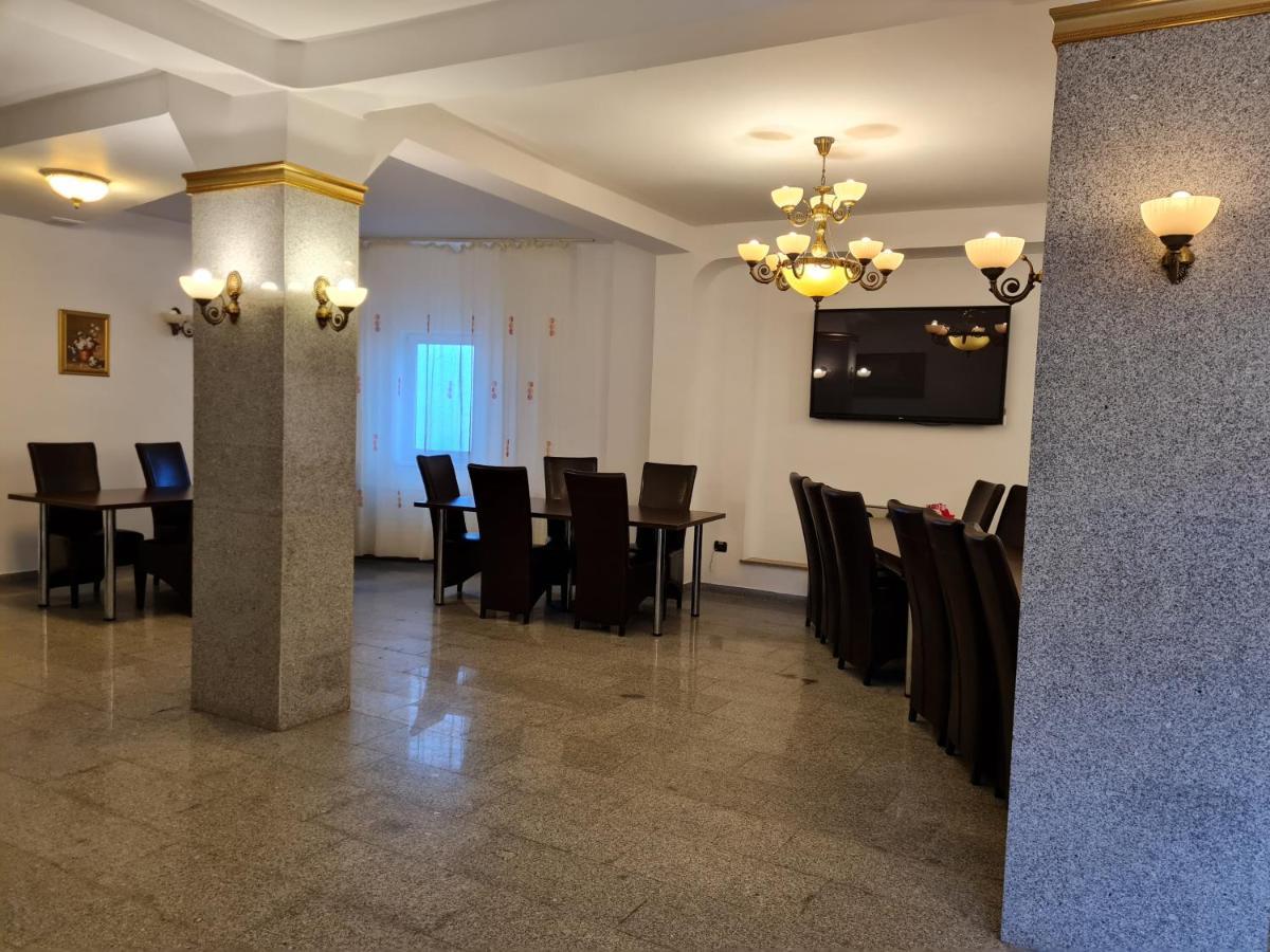 Pensiunea Kyfana Zărneşti Екстериор снимка