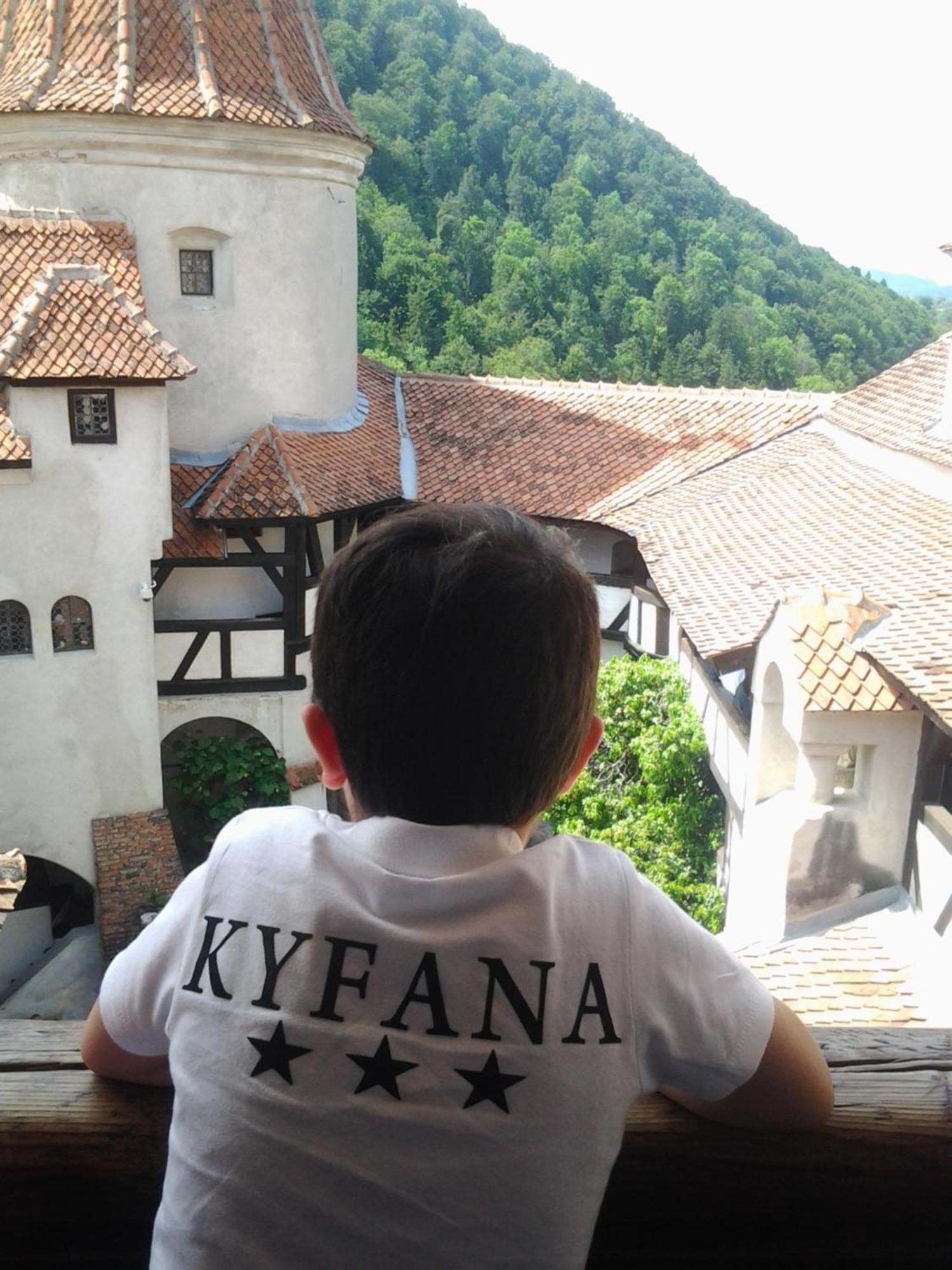 Pensiunea Kyfana Zărneşti Екстериор снимка